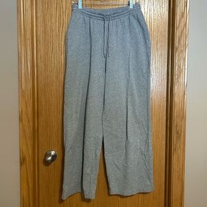Gray Wide-Leg Sweatpants - Old Navy - Size M
